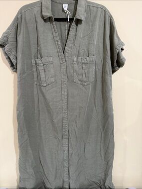Relaxed Olive Button-Down Shirt Dress with Patch Pockets size 10 NWOT
